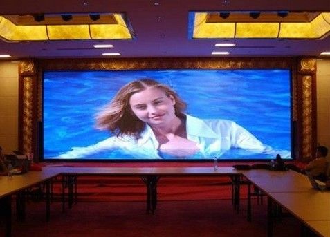 ODM SMD Led Sahne Arka Plan Ekranı Küçük Piksel Aralığı Video Duvarı 2.5mm 14bit