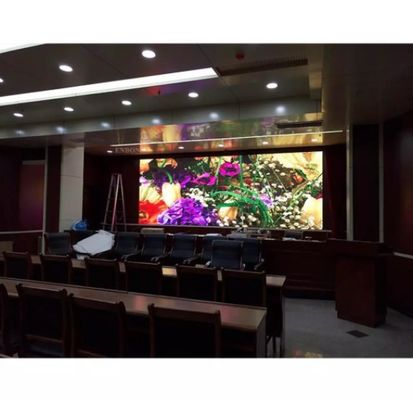 Alışveriş Merkezi Küçük Piksel LED Ekran Duvara Monte 300W/ M2 32 X 16 ROHS CCC