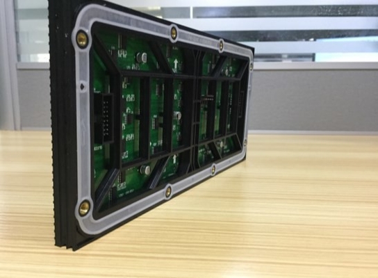 Özel Dış Mekan LED Video Duvar Ekranları Suya Dayanıklı IP65 Demir Dolap