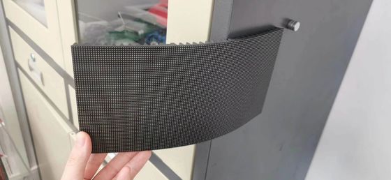 14 bit Gri Ölçekli Küçük Çarpımlı Esnek LED Ekran 3 Yıllık Garanti