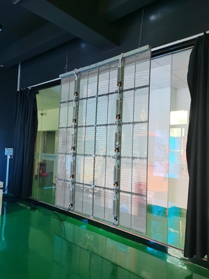 %75 Şeffaf LED Ekran İç / Dış Mekan Kurulum Alanı