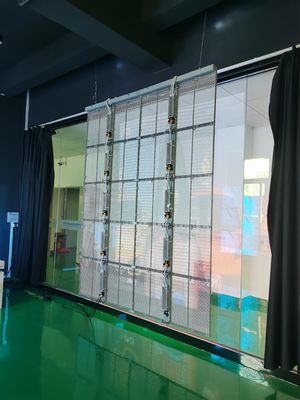 %75 Şeffaf LED Ekran İç / Dış Mekan Kurulum Alanı