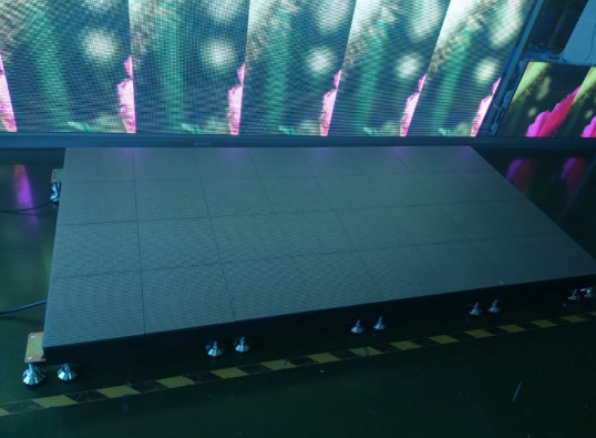 DMX Kontrol LED Ekran Yer Füzeleri İç / Dışarı Yüksek Kaliteli Alüminyum Alaşım Malzemesi