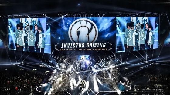 7680hz Yüksek Çözünürlüklü LED Ekranlar 700nits İç Mekan Reklam LED Ekran