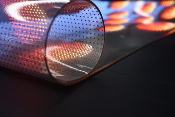 Şeffaf Cam LED Ekranı P3.91mm Holografik Serisi Yenileme 3840Hz