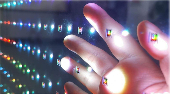 Şeffaf Cam LED Ekranı P3.91mm Holografik Serisi Yenileme 3840Hz