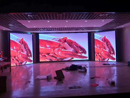 RGB 3IN1 P3.91mm Kiralama LED Paneli Aşınma Önleyici Parti İçin Yüksek Çözünürlüklü