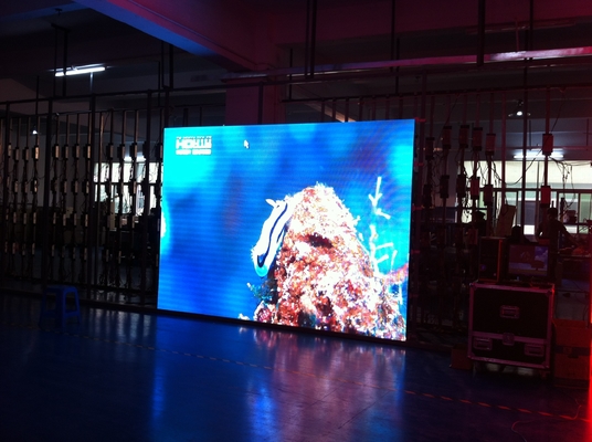 IP21 P2.6 800nits Yüksek Çözünürlüklü Led Ekranlar ISO14001 Ekranı