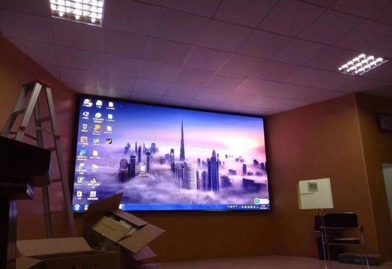 Kapalı Longda LED Ekran Dayanıklı Video Duvar Dolabı 320 × 160mm 3840hz