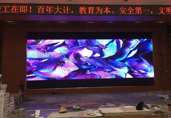 RoHs 64x48cm LED Duvar Dolabı En İnce P2 İç Mekan Led Ekran 40 Tarama FCC CCC