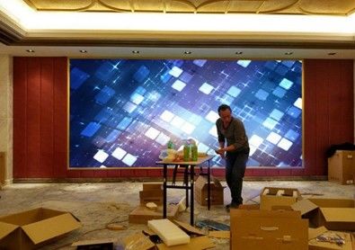Kapalı P2. 5 Küçük Pixel Pitch LED Ekranları Yüksek Tanım 3840hz Kurumsal Ofisler İçin