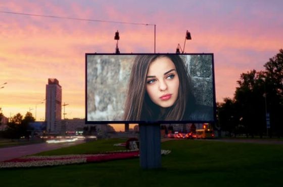 Dış LED Video Duvarları P3.91 Reklam için Dijital Pano 500 * 1000mm Dış Serisi