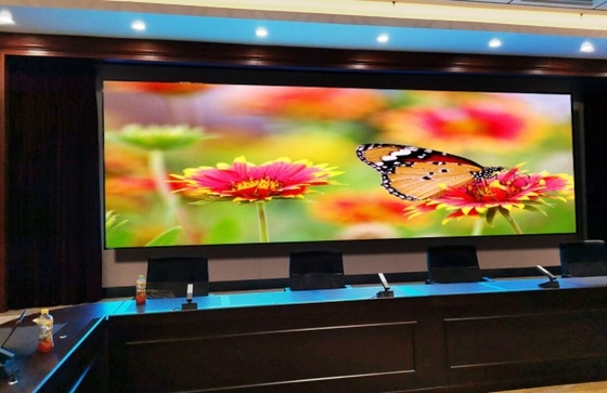 Yayın için Kapalı SMD İnce Aralıklı Küçük Piksel LED Ekran 600nit 1000cd/ M2