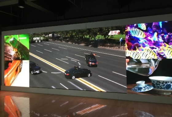 Küçük Piksel P2.5 İç Mekan LED Ekranı Tam Renkli LED Video Ekranı Geniş Görüş Açısı